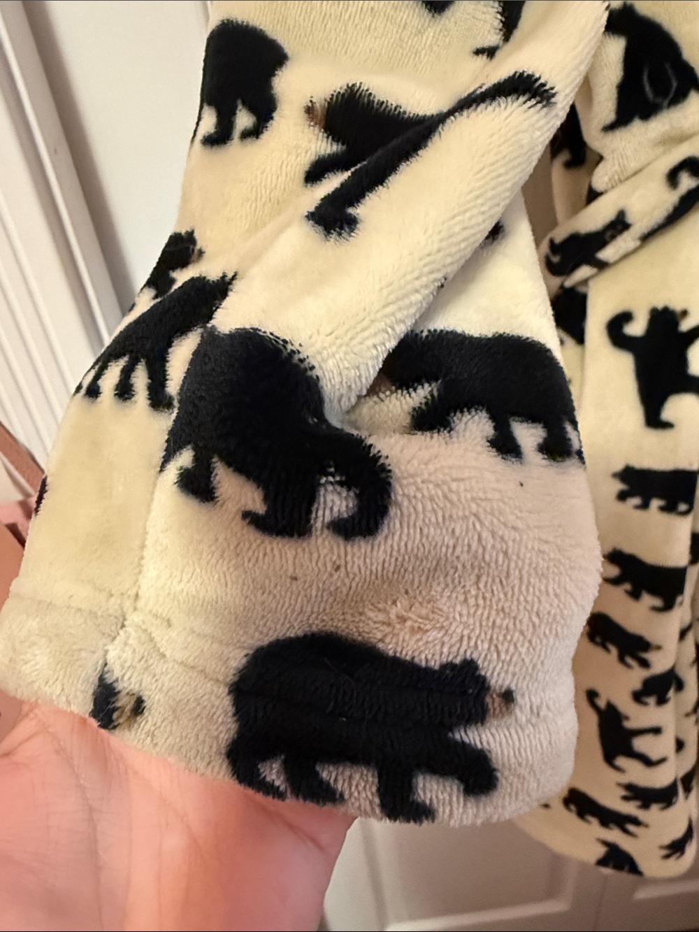 Mom & Me Hooded Fleece Robe with Black Bear Print - Picture 7 of 14